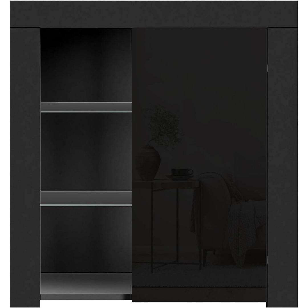 Une silhouette equilibree pour ce buffet a l'aspect bois, teinte chene et bois naturel