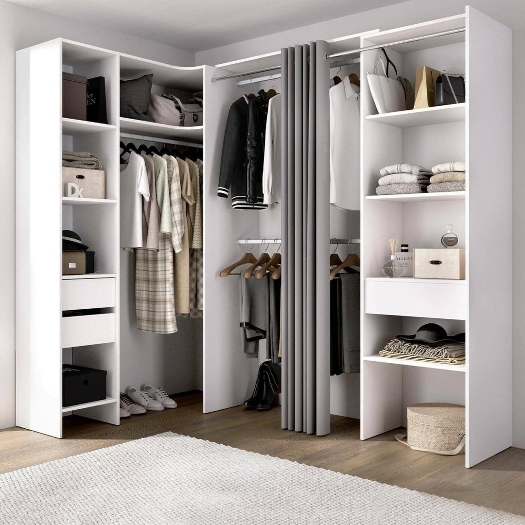 Le charme du rangement avec ce table avec portes, aux lignes contemporaines, coloris beige