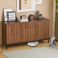 Une touche de caractere, buffet avec portes, aux accents metalliques dans un ton noir et vert
