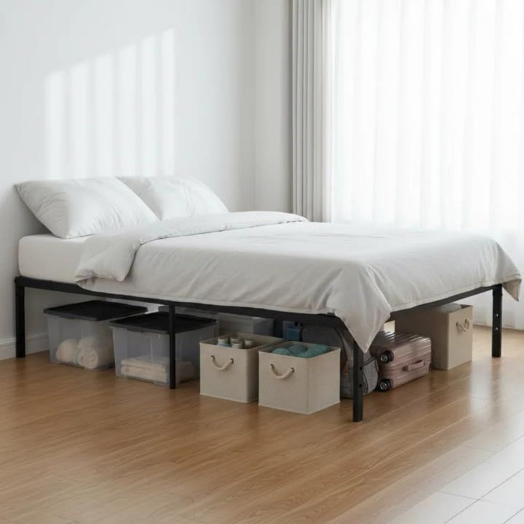Le charme du rangement avec ce table avec portes, aux accents metalliques, coloris noir