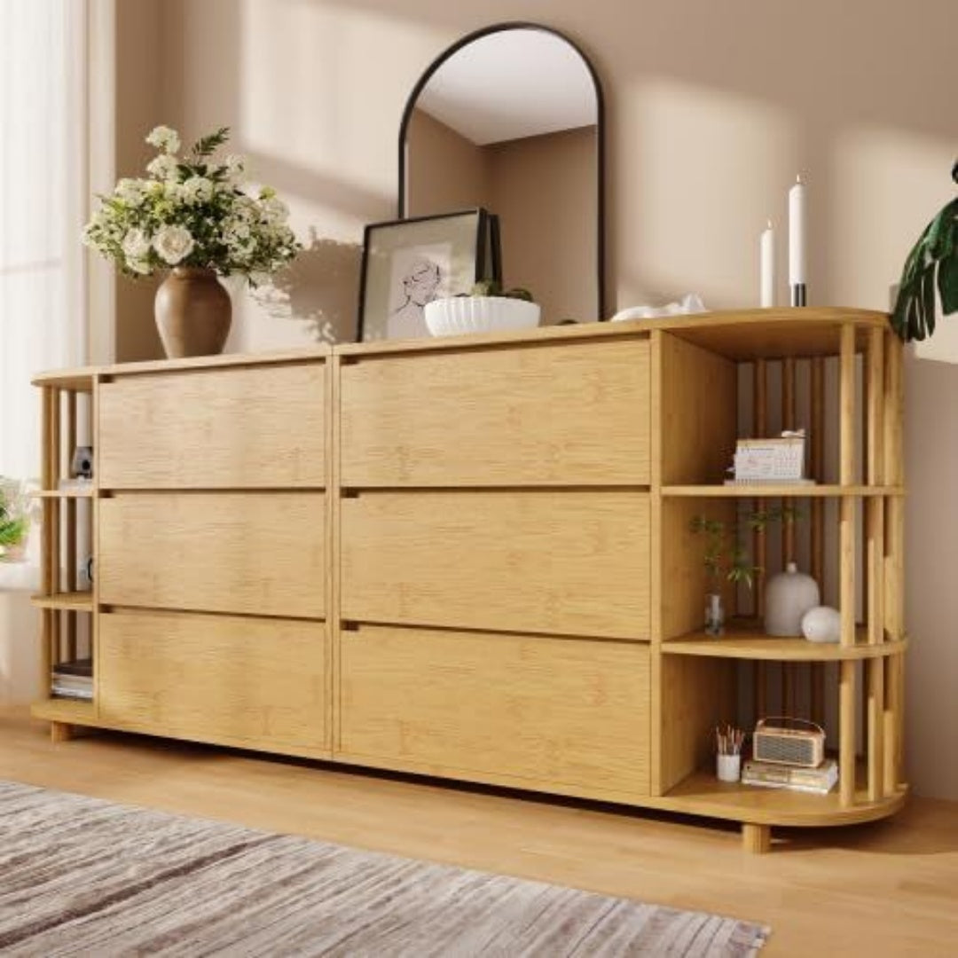 Une silhouette equilibree pour ce armoire avec portes, a l'aspect bois, teinte blanc et naturel