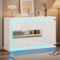 Un espace mieux organise grace a ce buffet avec portes, avec etageres, finition blanc et vert