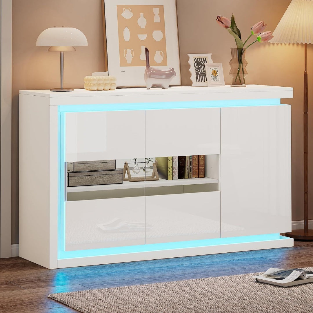 Un espace mieux organise grace a ce buffet avec portes, avec etageres, finition blanc et vert