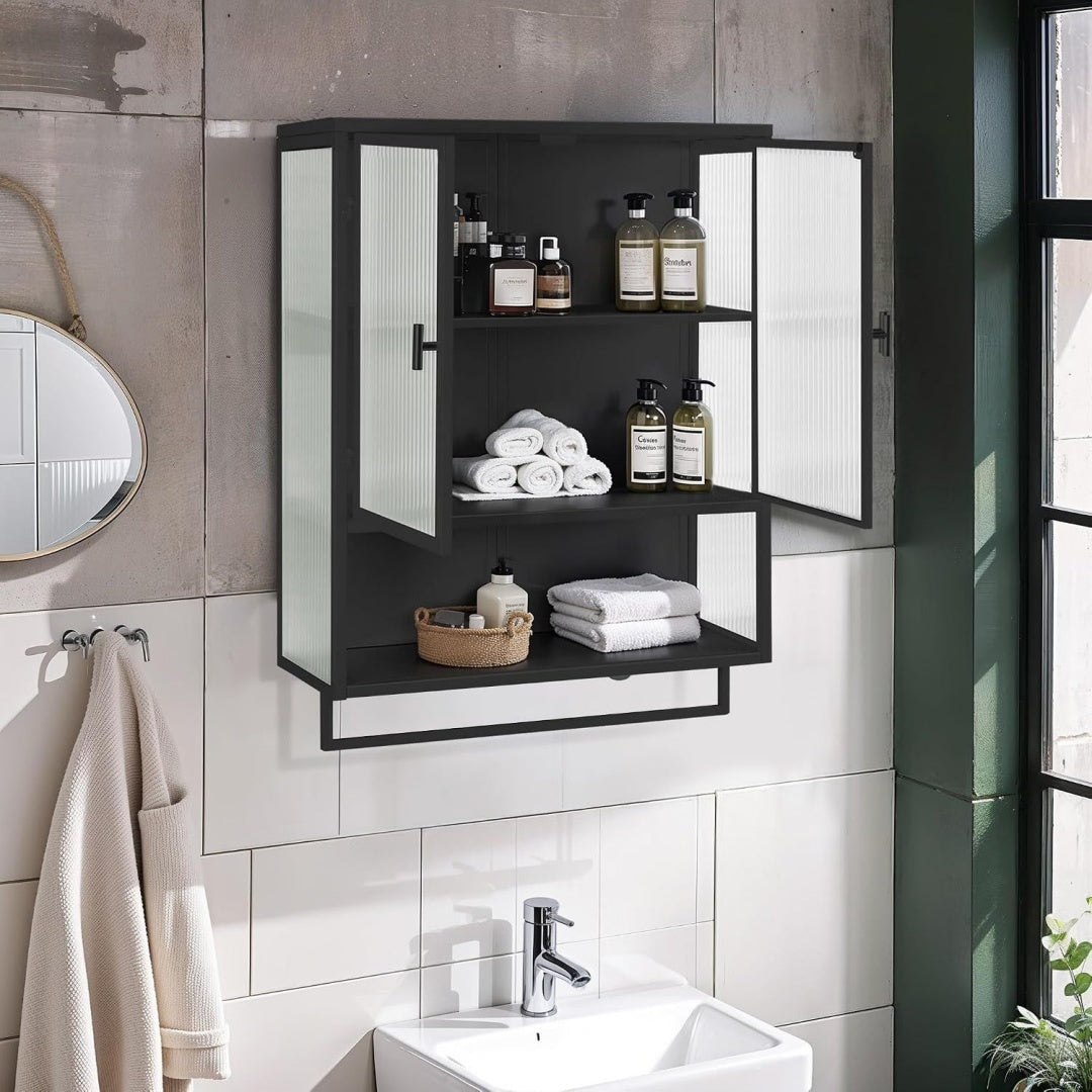 Une silhouette equilibree pour ce buffet avec portes, avec etageres, teinte blanc